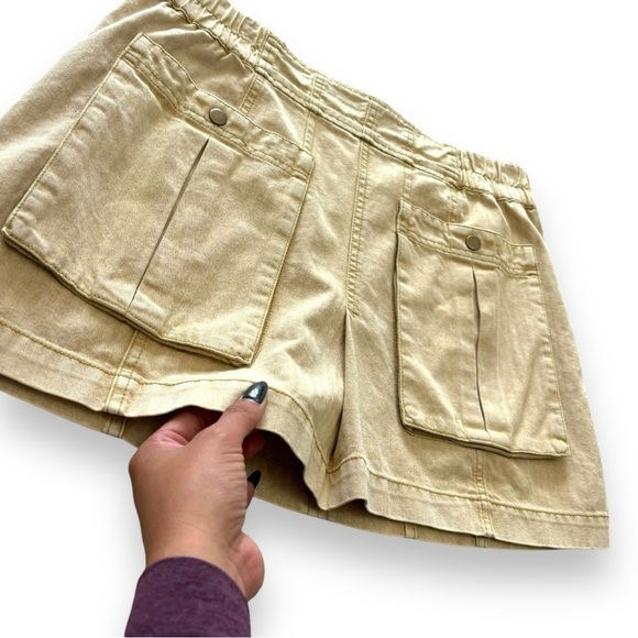 Free People Mini Skirt in “Gold Dust” Color with Front Pockets - Size 12 - Picture 5 of 9